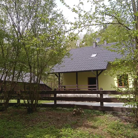 Dom wakacyjny Leśniczówka Leśny Azyl *